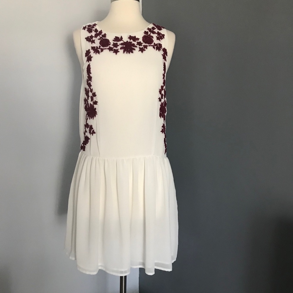 Zara basic poly chiffon dress embroidery red flowe